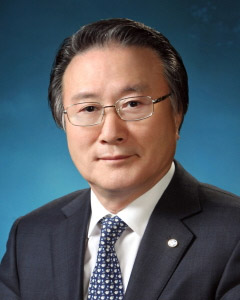 김임권 사진